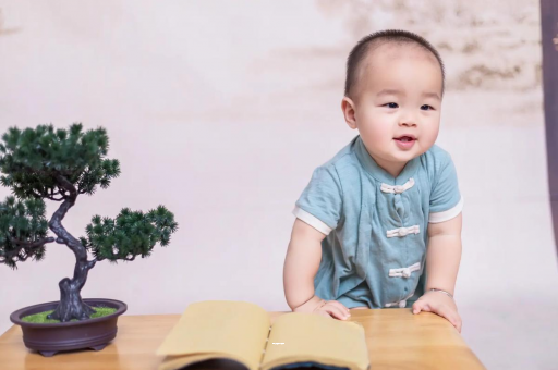 石河子宝宝爱吐奶是什么原因